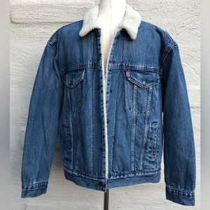 Levi Strauss & Co. Jean Jacket w/ Faux Fur Lining. 4 Pockets. Size- XL
